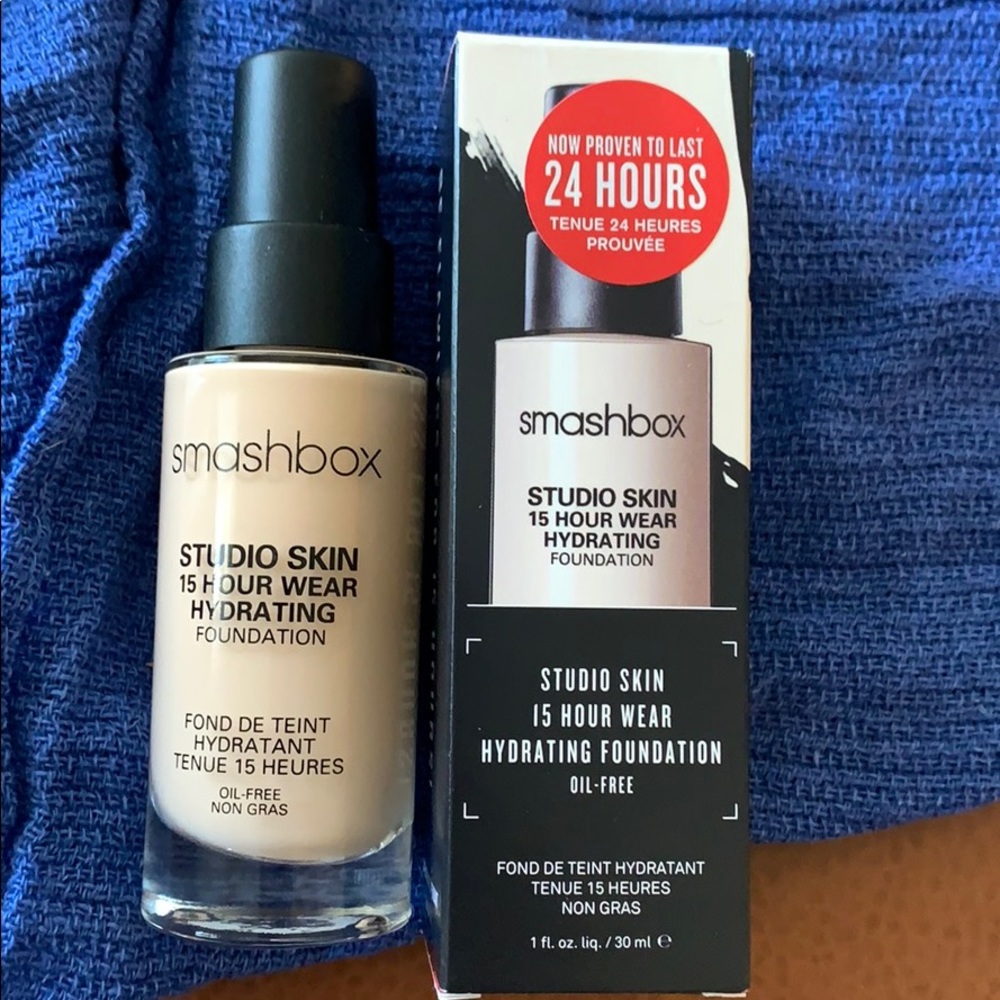 BNIB Smashbox 0.2 studio skin hydrating foundation